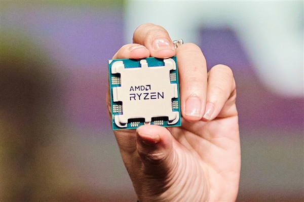 AMD Zen4手动降压后神奇一幕发生：5GHz频率下温度暴减37℃