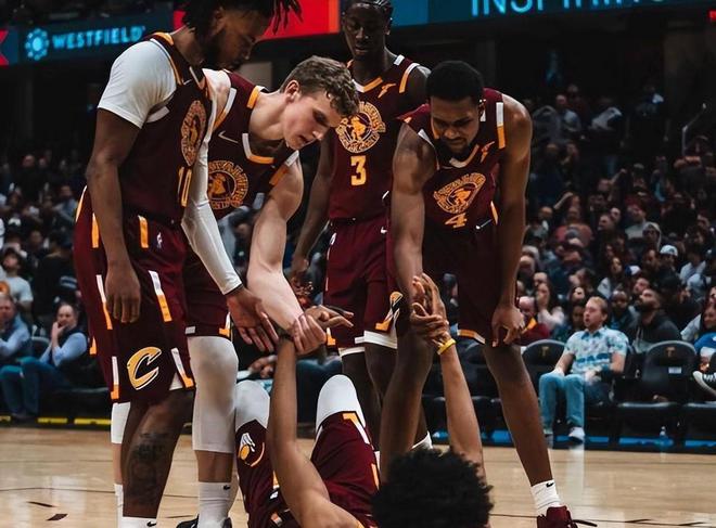 美媒公布NBA最新实力榜！勇士第10，太阳仅第7，东部黑马跻身前五插图4