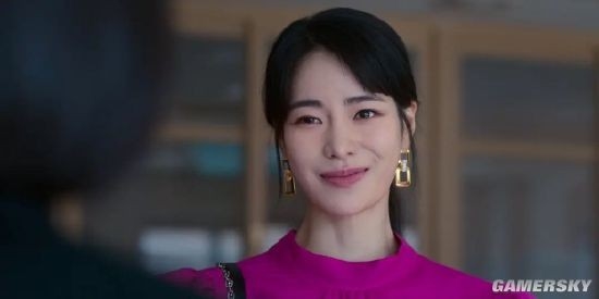 《黑暗荣耀》女反派晒幕后照 监狱中歪嘴看向镜