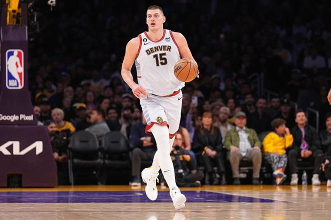 又轰下31+12+5，他这样打下去，詹姆斯的NBA纪录不保了插图4