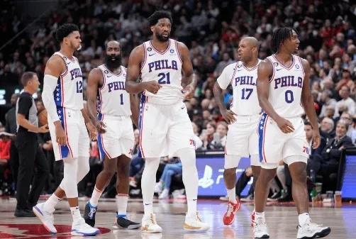 NBA午报｜库里称詹皇朋友 热火对利拉德交易沮丧 欧文分享书籍插图9